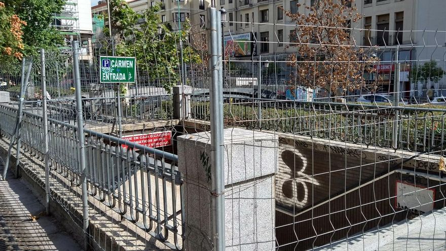 Privatizar seis párkings municipales rentables o que la EMT gestione sus beneficios: Madrid debate su modelo de aparcamientos