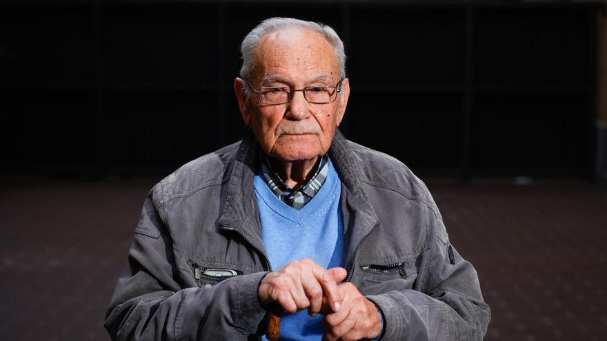 Joan Busquets, el guerrillero antifranquista que sigue pidiendo justicia a los 95 años: "La libertad es una lucha continua"