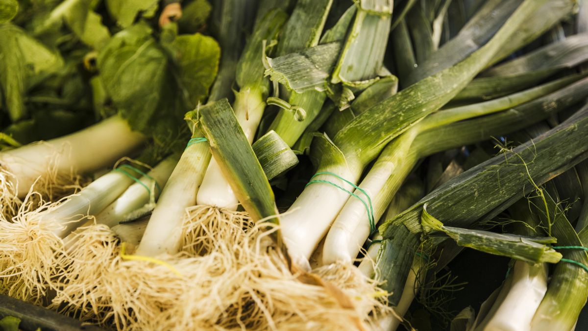Cuatro recetas que puedes enriquecer con puerro, la hortaliza cargada de nutrientes y que es un ingrediente básico en nuestra cocina