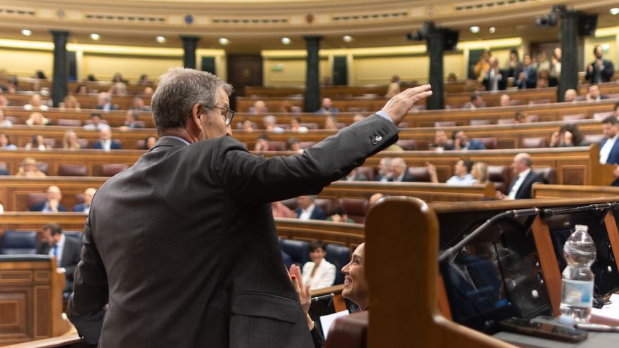 El Gobierno carga contra el PP por el recibimiento de Ayuso a Milei y los ataques de Vox a víctimas del franquismo