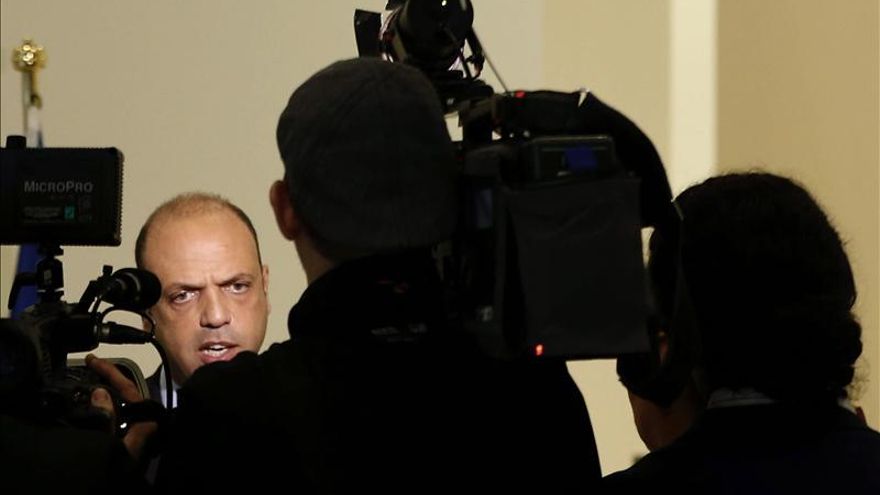 Alfano elogia a Italia por su ayuda a los inmigrantes y concluye "Mare Nostrum"