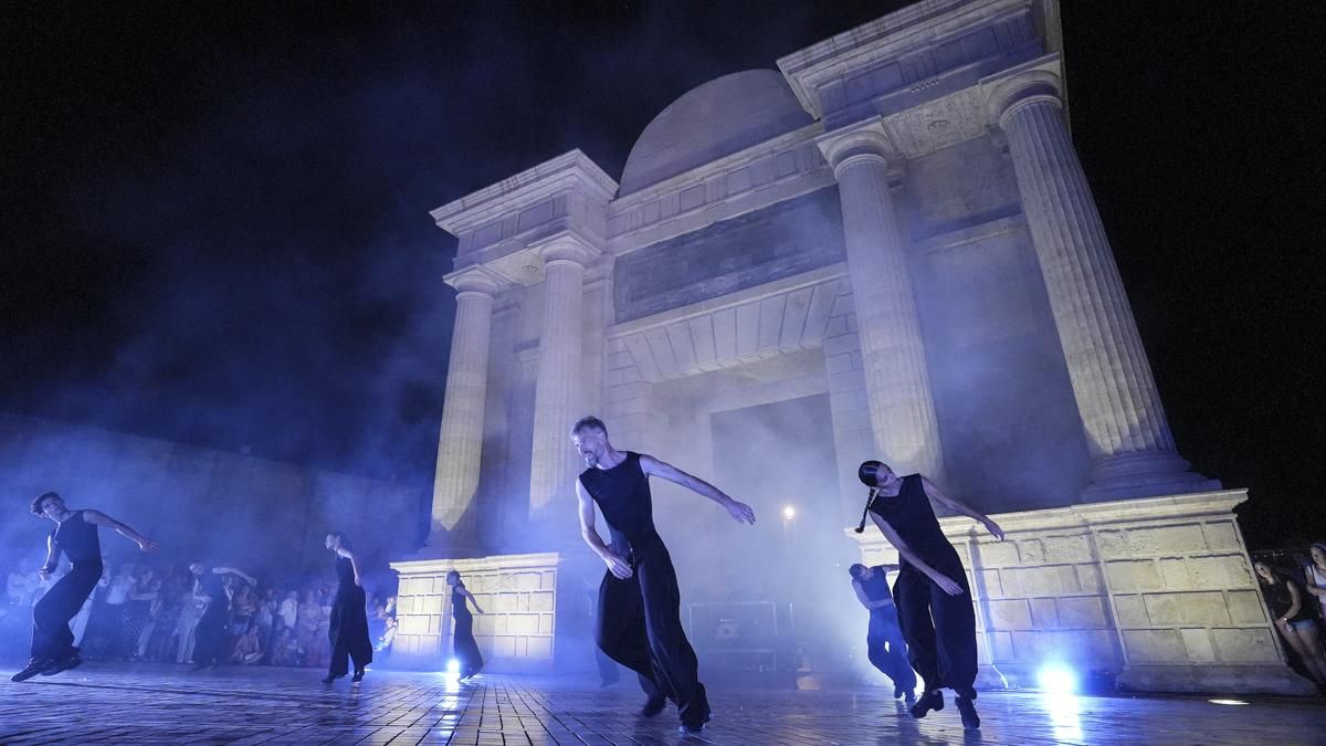 Noche del Patrimonio 2026 la compañía La Normal presenta en la Puerta del Puente Liminal