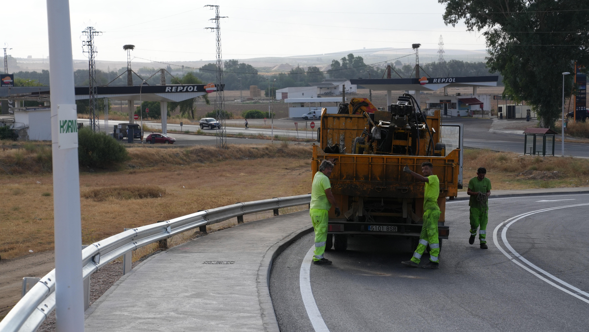 Bellido visita las obras de acceso al cementerio de Nuestra Señora de La Fuensanta