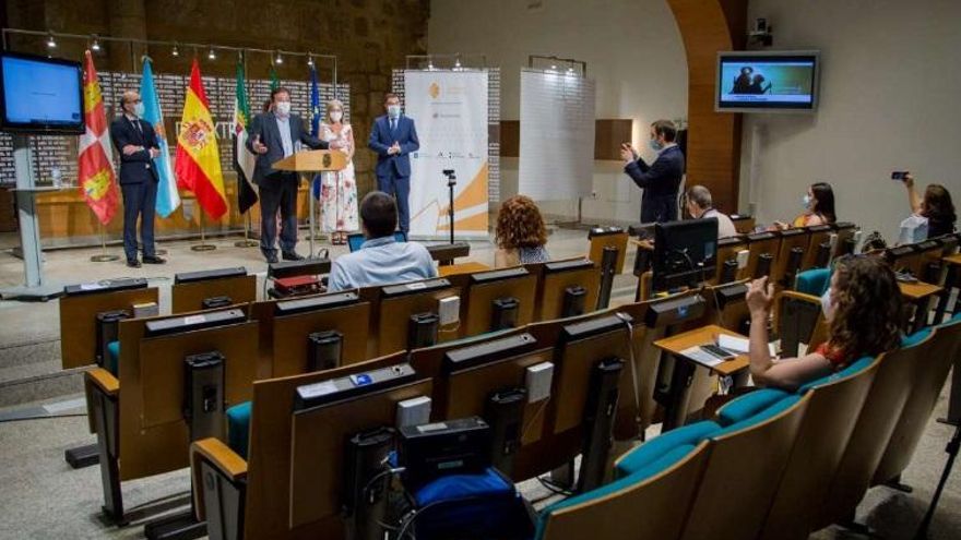 Uno de los objetivos es generar cohesión e impulso del Camino de Santiago a través de la Vía de la Plata, de cara al Xacobeo 2021
