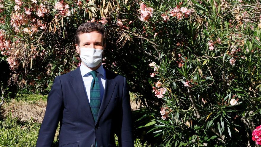 El presidente del Partido Popular (PP), Pablo Casado, a su llegada a la inauguración de la jornada del curso España, Europa y Libertad en San Lorenzo del Escorial en Madrid, este miércoles. EFE/ Ballesteros