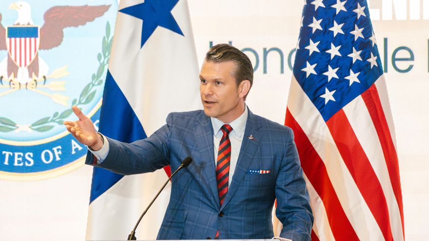 Trump defiende al secretario de Defensa entre rumores de destitución