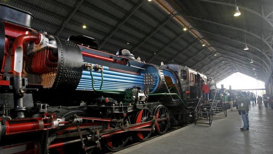 Una locomotora en el Museo del Ferrocarril.