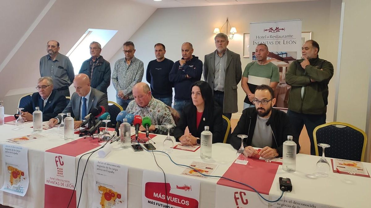 Frente para exigir al Gobierno "calderilla" para una terminal de mercancías en el aeropuerto de León que sea foco del noroeste