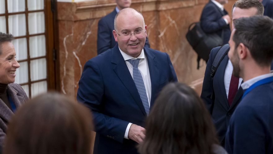 El secretario general del Partido Popular, Miguel Tellado, durante una sesión plenaria en el Congreso de los Diputados, a 11 de noviembre de 2025, en Madrid (España).