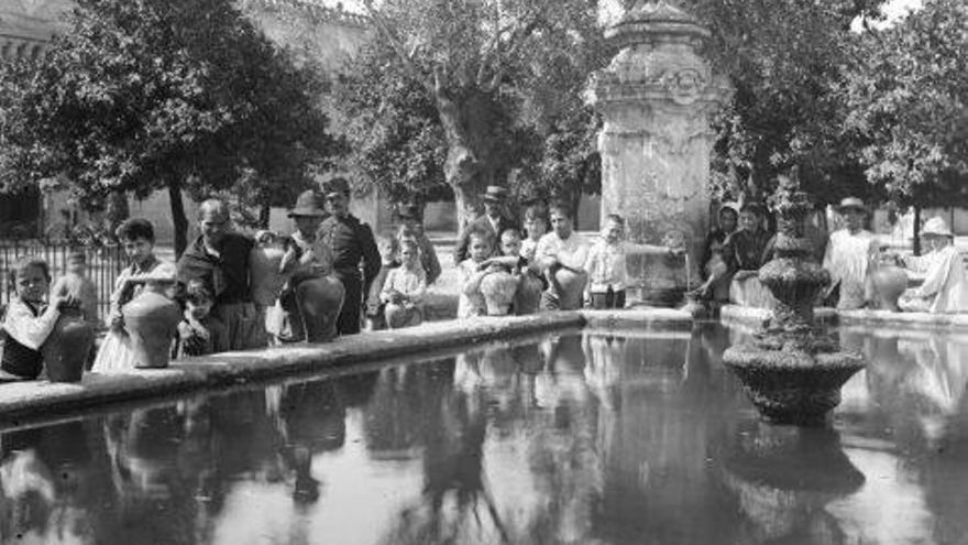 Una imagen de la Fuente del Olivo de principios del siglo XX