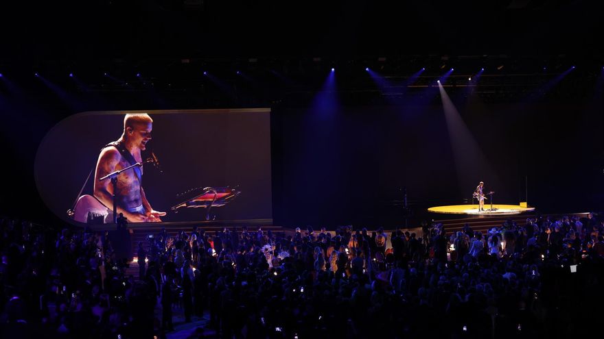 Las redes sentencian el regreso de Justin Bieber en Coachella: “10 millones de dólares para cantar karaoke”