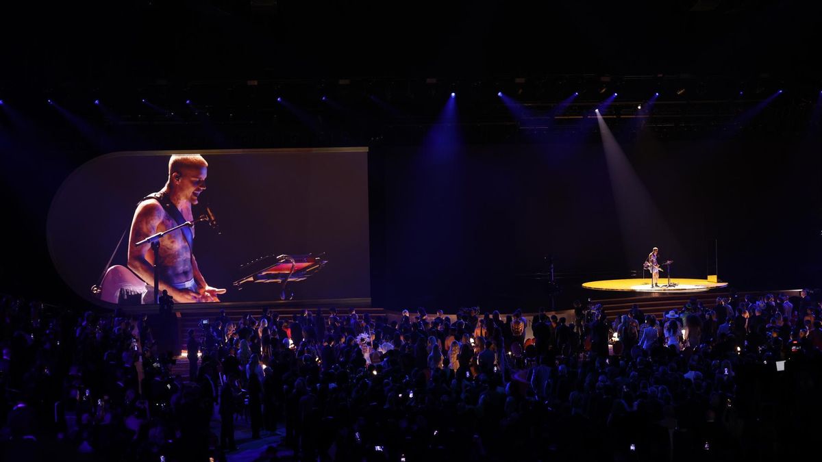 Las redes sentencian el regreso de Justin Bieber en Coachella: “10 millones de dólares para cantar karaoke”