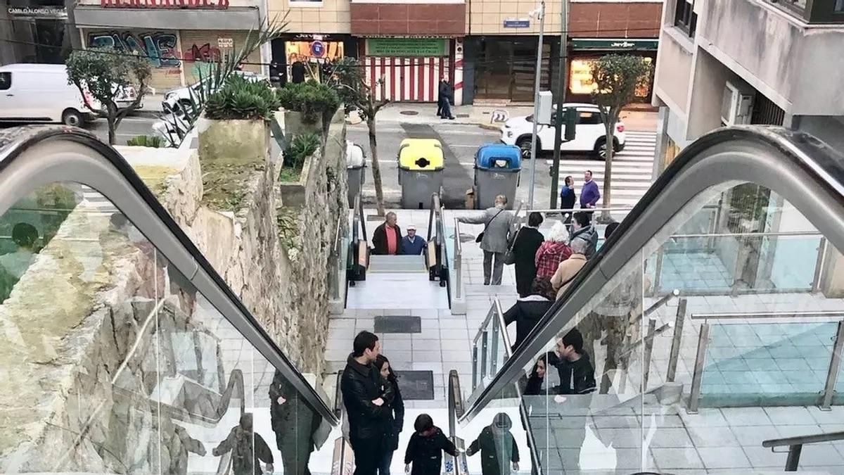 Santander inicia la sustitución de las escaleras mecánicas que conectan Vargas con Isaac Peral