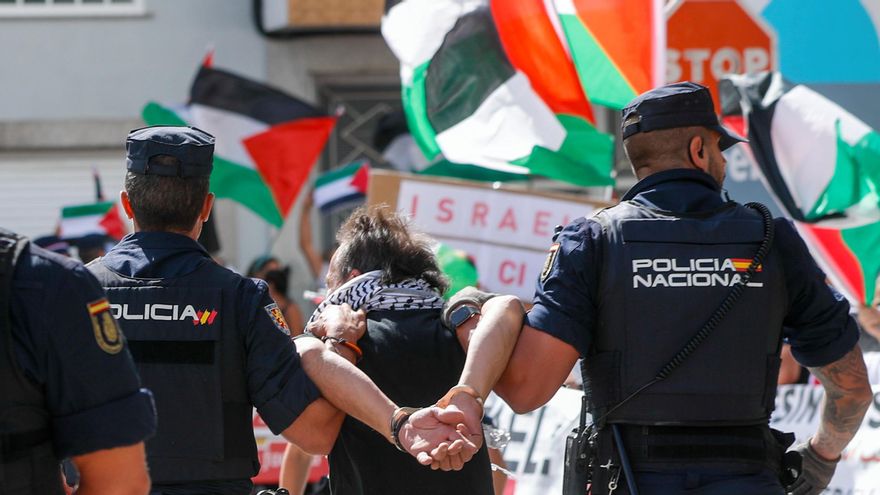 Una decena de detenidos en las protestas propalestinas al paso de la Vuelta Ciclista por Lugo