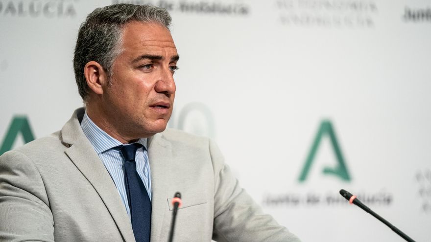 El consejero de la Presidencia, Administración Pública e Interior y portavoz del Gobierno andaluz, Elías Bendodo, comparece en la rueda de prensa posterior a la reunión del Consejo de Gobierno a 13 de julio 2021, Sevilla (Andalucía)