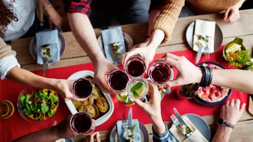 Se acercan las Fiestas: recomiendan extremar los cuidados durante 10 días para evitar contagios de Covid-19