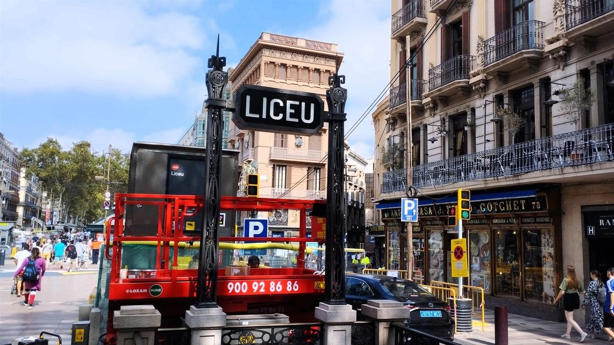 La señalización revive sus orígenes y recuerda cómo nació la estación barcelonesa