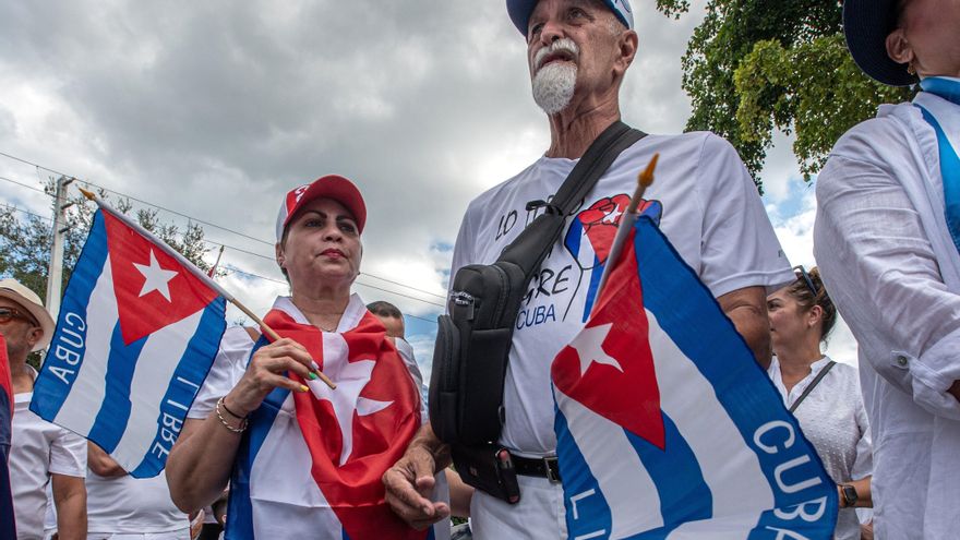 Congresistas de EE.UU., "decepcionados" por la falta de condena del papa a Cuba