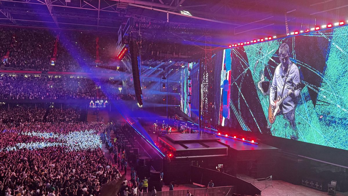 Oasis, frente a cerca de 75.000 espectadores en Cardiff