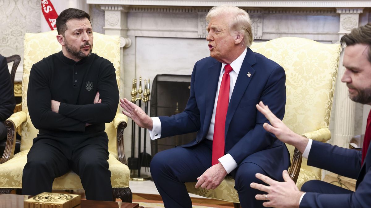 El presidente estadounidense, Donald Trump, y el vicepresidente, JD Vance, discutiendo con el presidente ucraniano, Volodimir Zelenski, en el Despacho Oval el pasado 28 de febrero. 