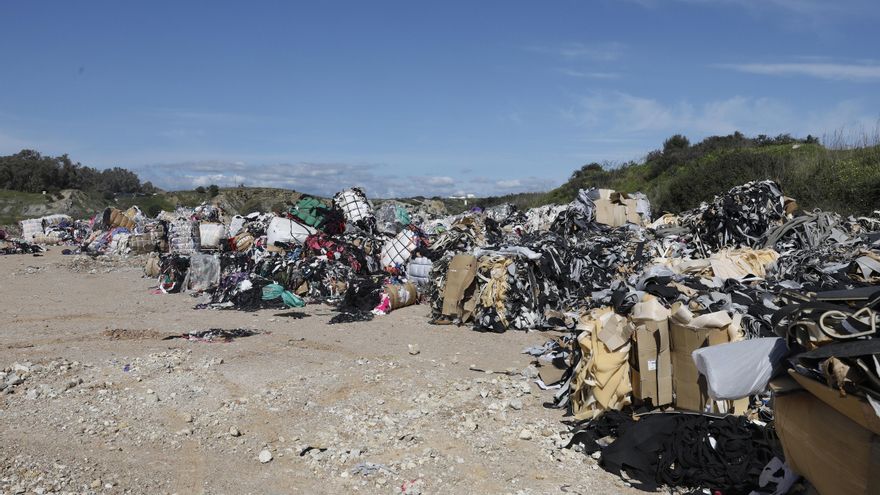 Bruselas lleva a España ante la Justicia europea por los vertederos ilegales