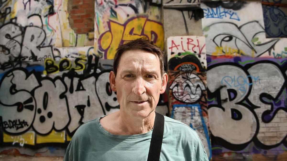 El músico Albert Pla reedita su disco 'Veintegenarios en Alburquerque' a ritmo de rumba