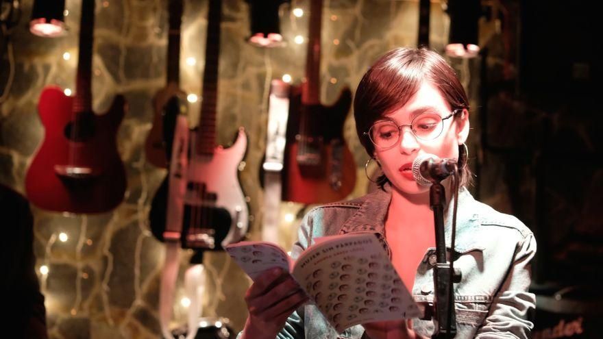La escritora Andrea Abreu destina el Premio ‘Dulce Chacón’ a los damnificados por el volcán