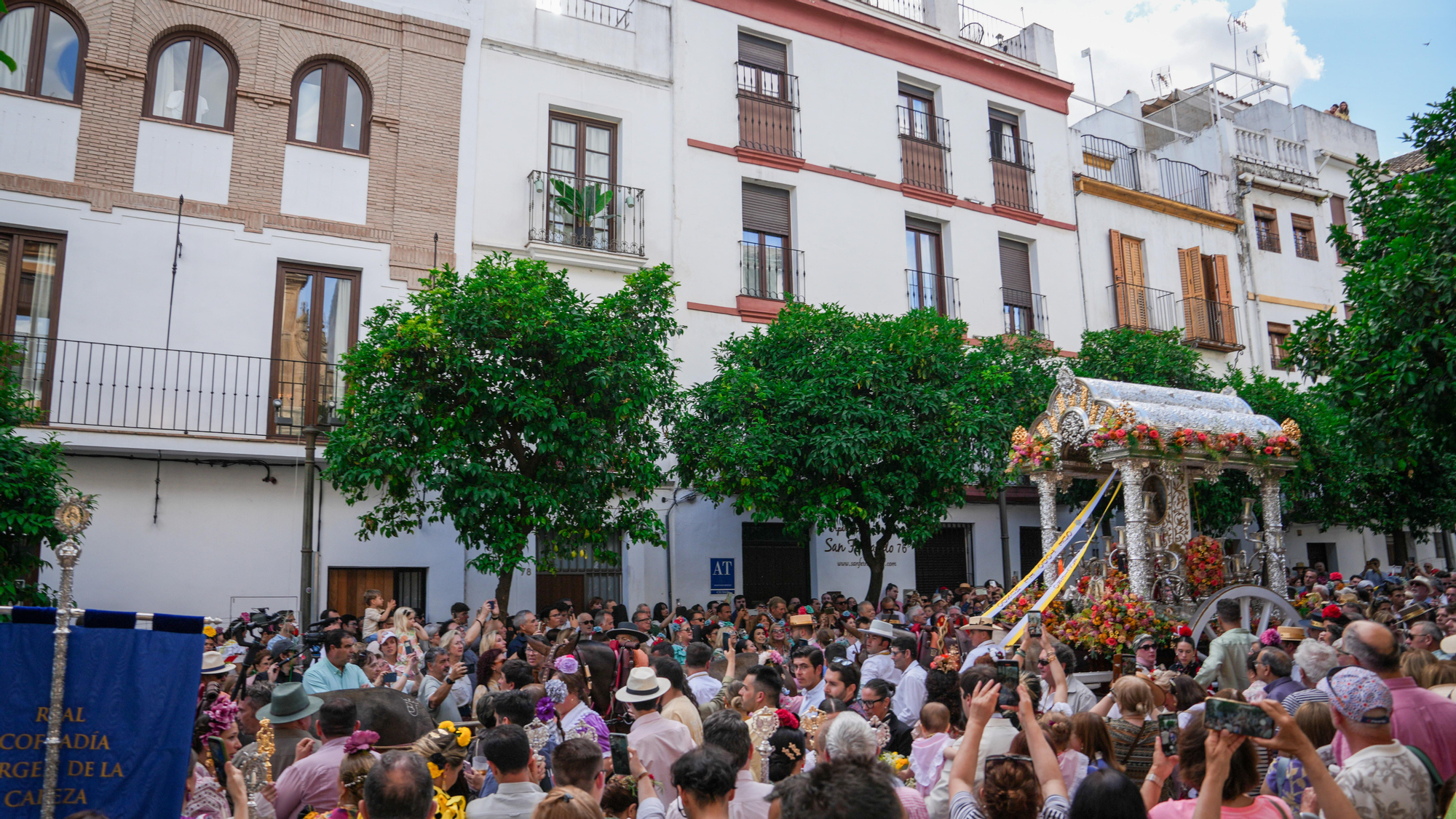Córdoba inicia su camino hacia El Rocío entre emoción y tradición