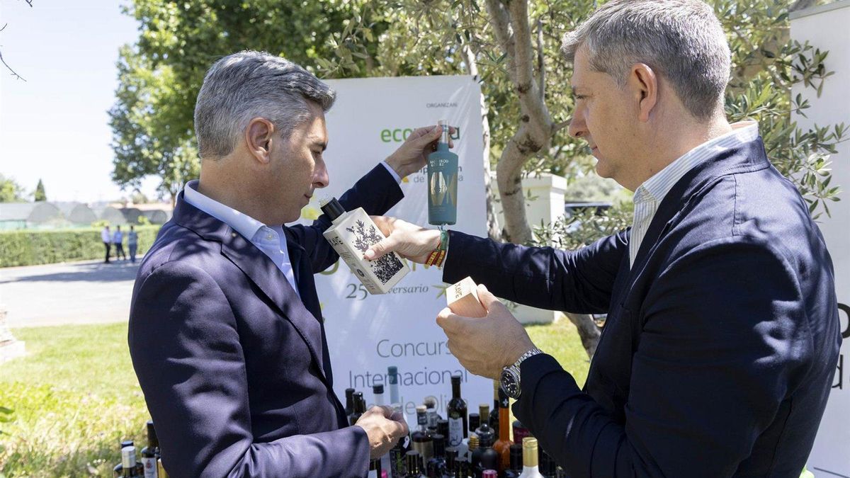 El Centro Agropecuario acoge la cata de 'Ecotrama 2026', con 110 muestras y más de 80 almazaras