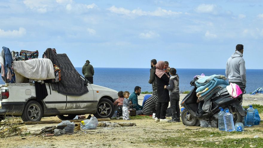 Residentes desplazados en Beirut tras huir de sus hogares en el sur del Líbano y los suburbios tras los ataques israelíes.