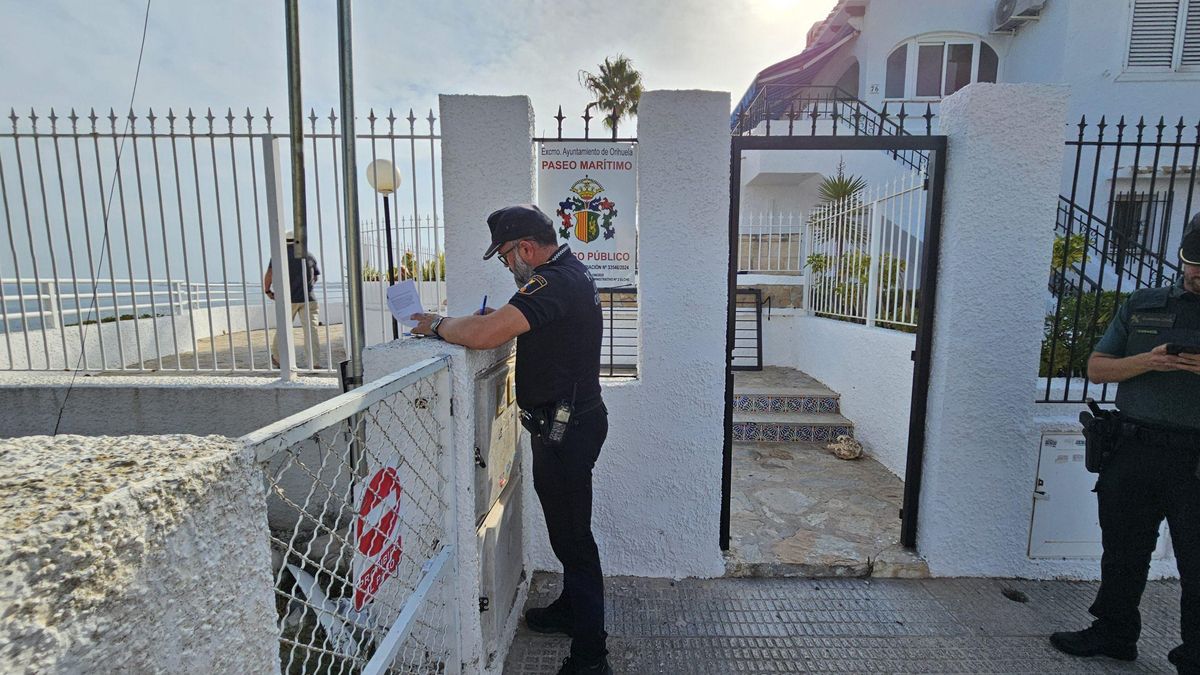 Les autoritats han tornat a obrir al públic el passeig de Cap Roig d'Oriola.