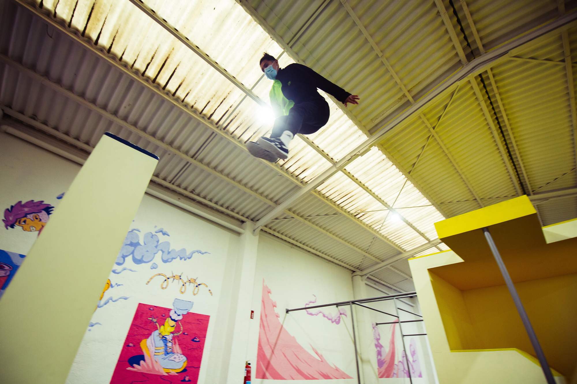 Robert OLivares, que es profesor de la Nave Parkour
