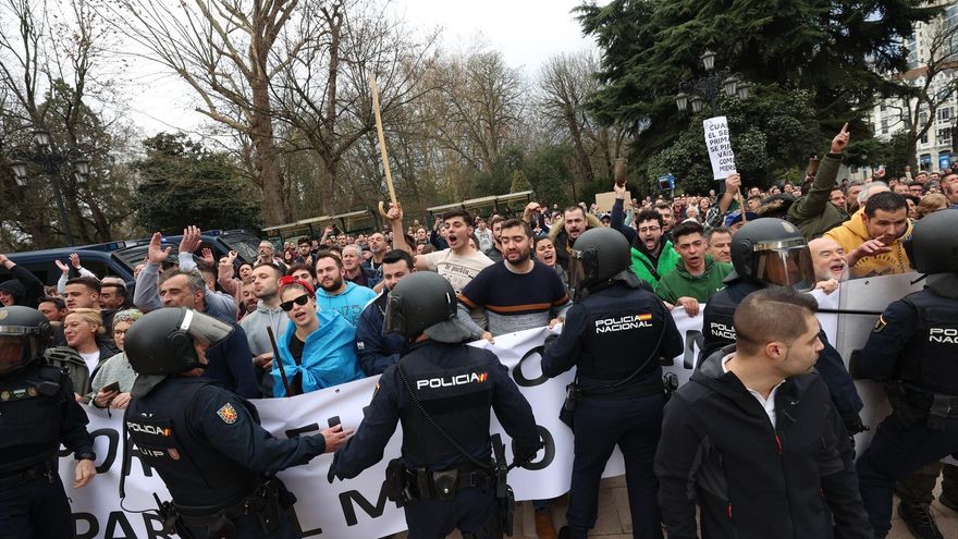 Decenas personas enfrentan policia tercera jornada protestas ganaderos