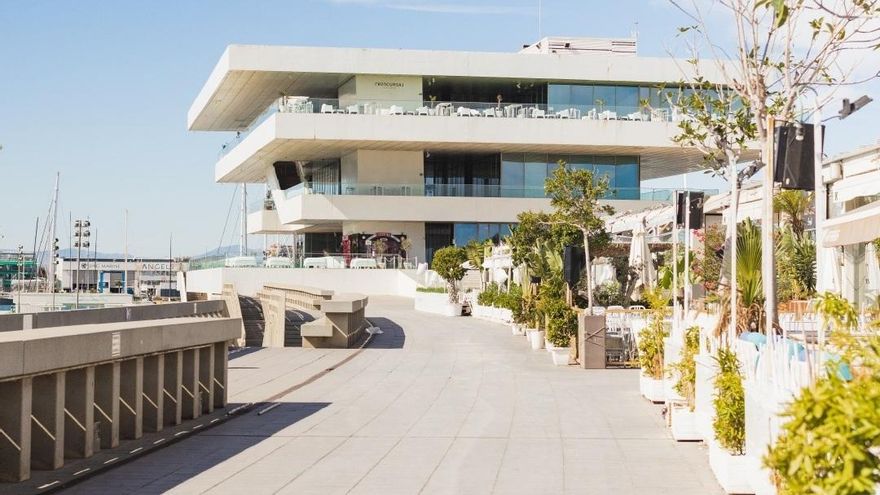 Un juzgado suspende la orden de cese de actividad de los tres restaurantes de La Marina de València