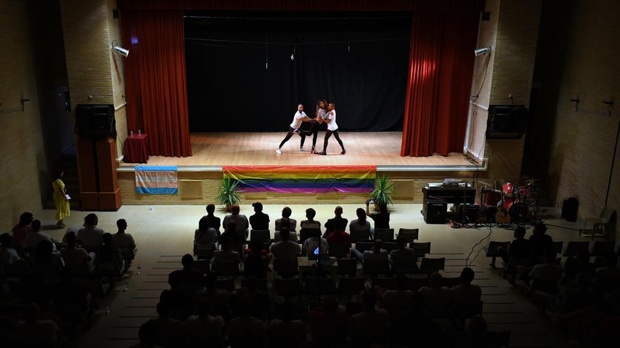 Casi 170 internos abarrotaron el salón de actos del centro penitenciario de Soto del Real para asistir al acto LGTBI