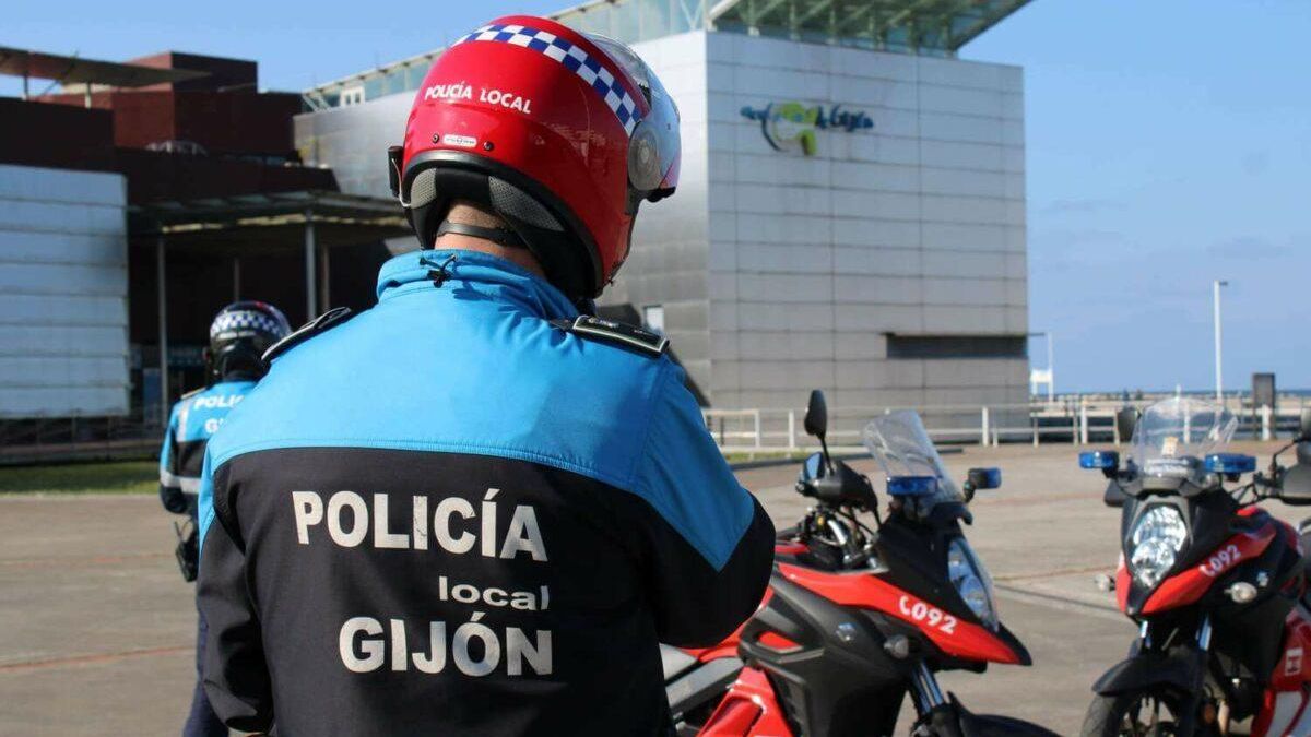 Orden de alejamiento para un vecino de Gijón que intentó matar a un policía local vaciando el líquido de frenos de su moto