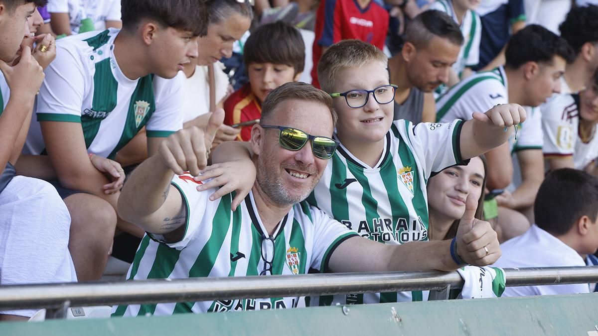 Entrenamiento del Córdoba a puerta abierta para la afición