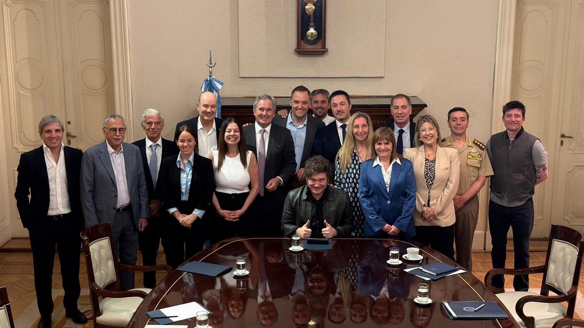 Por decreto, Milei reorganizó la Jefatura de Gabinete y los ministerios del Interior, de Economía, de Seguridad Nacional y de Salud