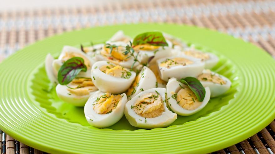 Ni mayonesa ni atún: cuatro alternativas para disfrutar de los huevos rellenos