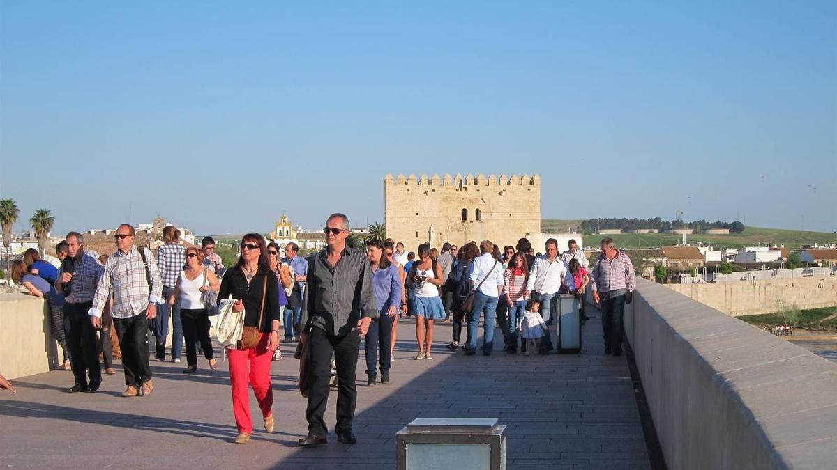 La directiva de Avacor presenta al delegado de Turismo propuestas para las viviendas de uso turístico