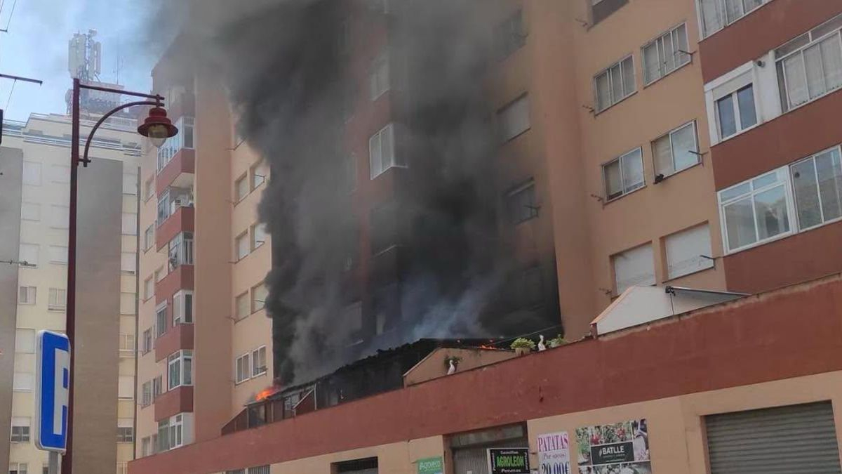 Un hombre resulta herido por humo en el incendio de una vivienda en la ciudad de León