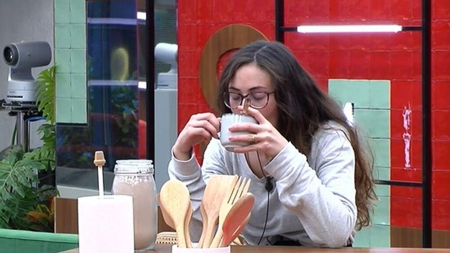 Carmen, la más madrugadora del primer día en 'Secret Story 2'