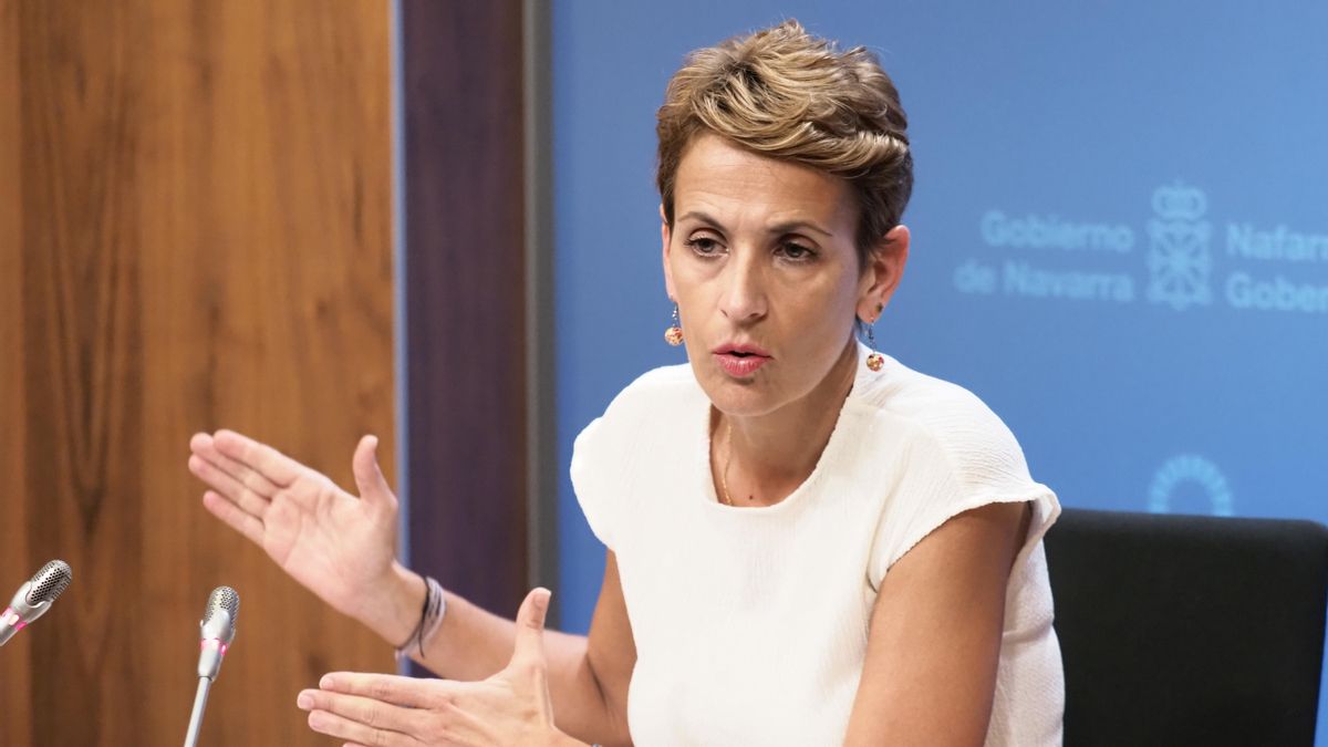 La presidenta de Navarra, María Chivite, durante una comparecencia.