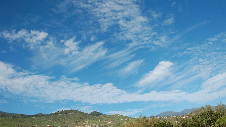 Nubes altas en La Palma.