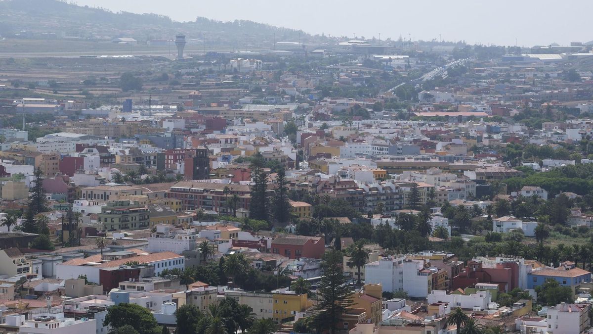 Vista de la ciudad de La Laguna, en Tenerife, con presencia de calima este pasado lunes.