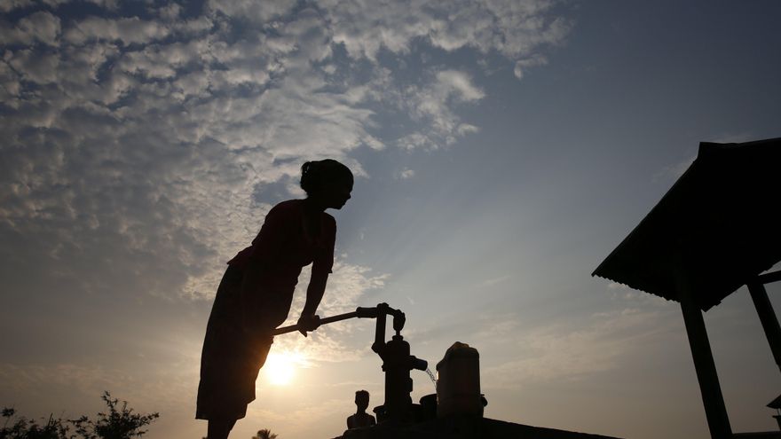 Arrestan a 74 rohinyás por abandonar ilegalmente un campamento en Bangladesh