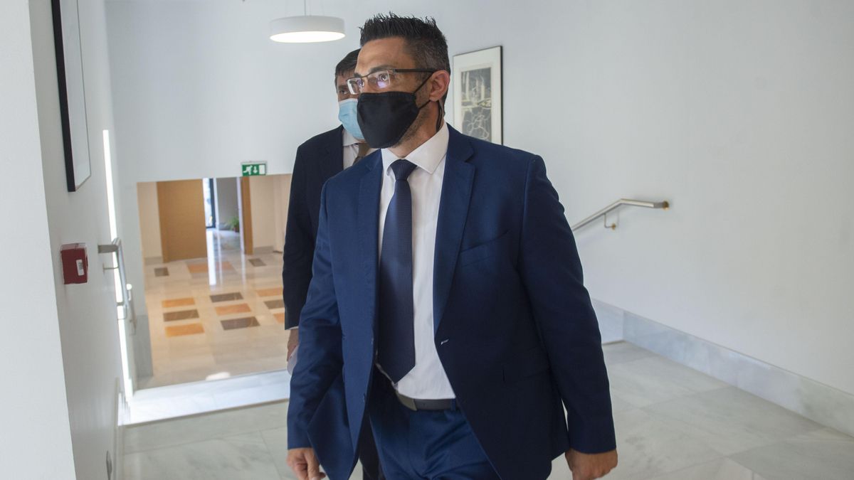 Archivo - El que fuera chófer del extesorero del PP Luis Bárcenas’, Sergio Ríos, se dirige a la Comisión de Investigación en el Congreso el pasado mes de mayo