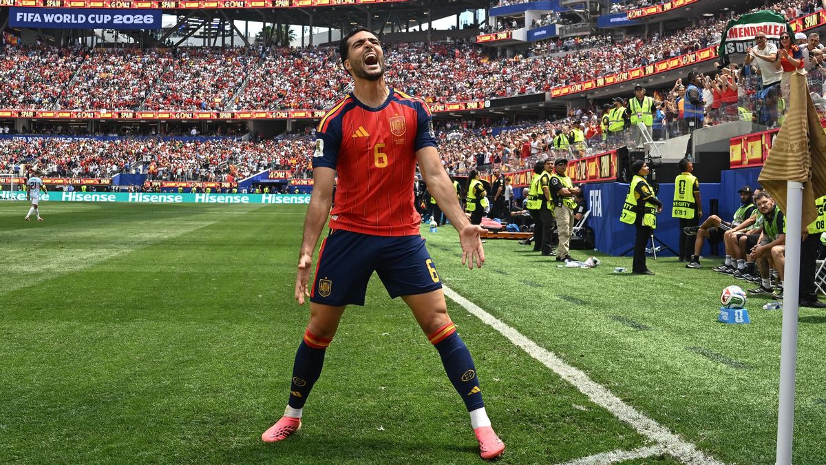 Mikel Merino celebra su gol ante Bélgica en el Mundial.