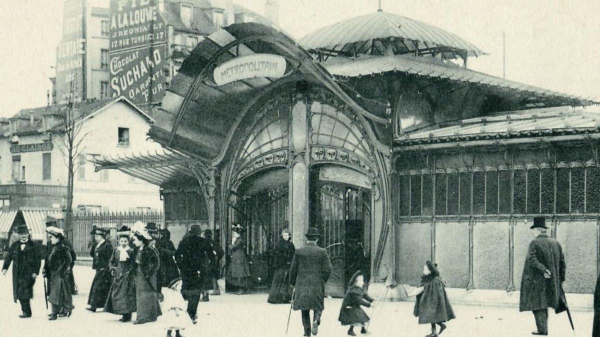 Las estructuras vegetales y curvas que hoy marcan el acceso al suburbano parisino fueron en su día una apuesta estética