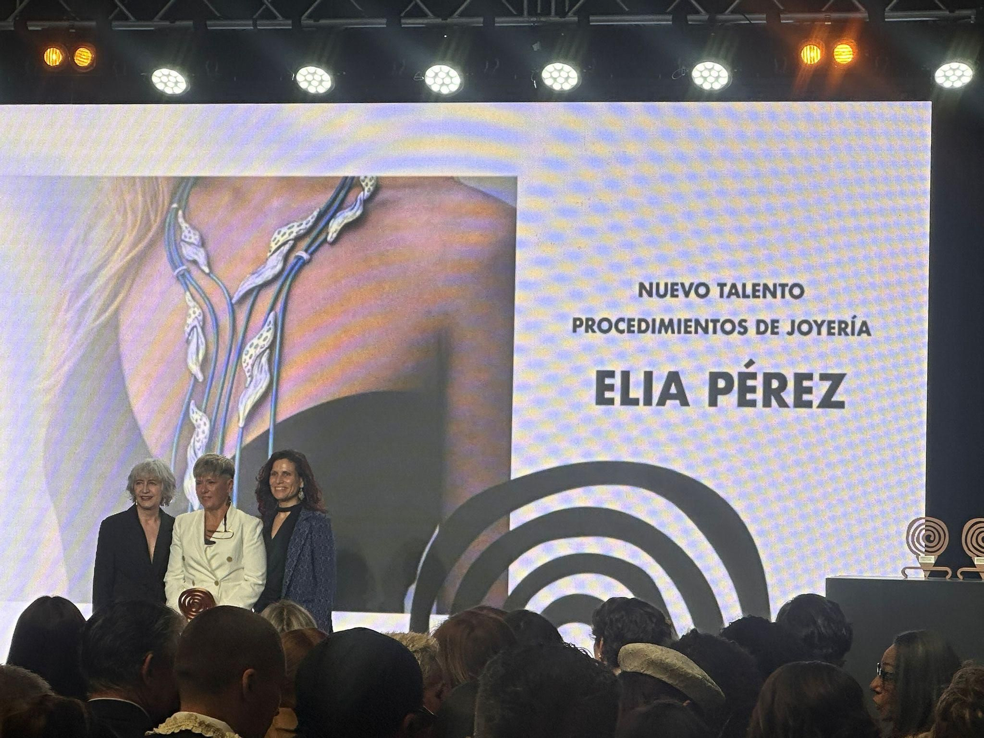 Reconocimiento a Elia Pérez.